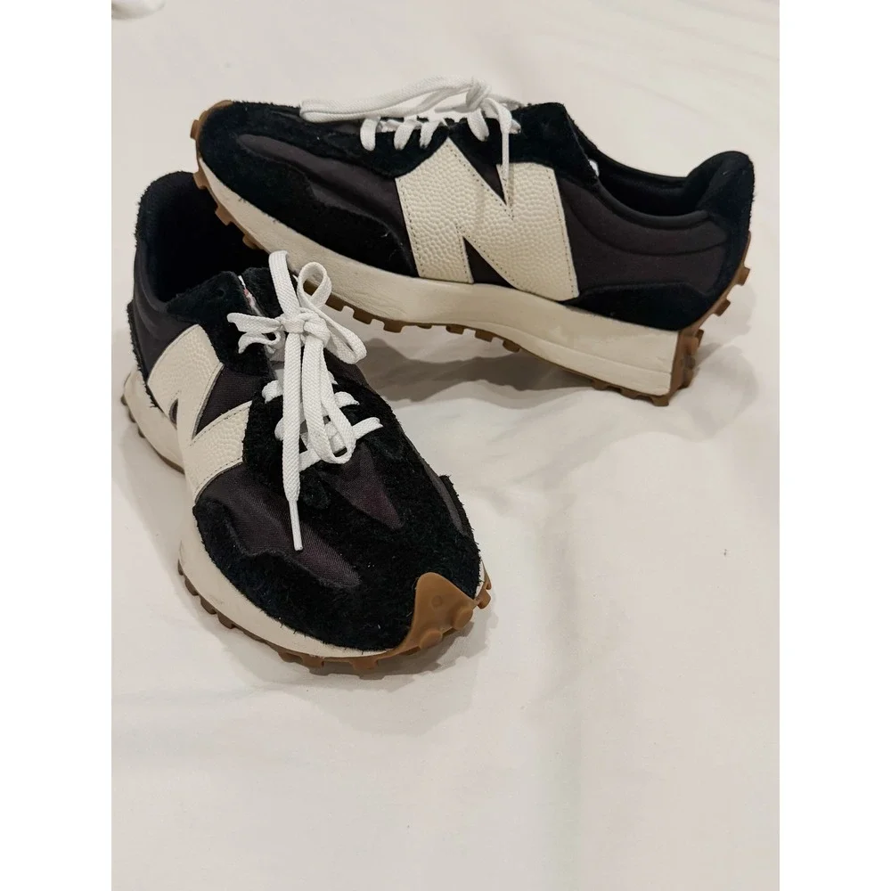 New Balance 327 Womens Black White Gum Retro Casual Runners Sneakers Sz 8